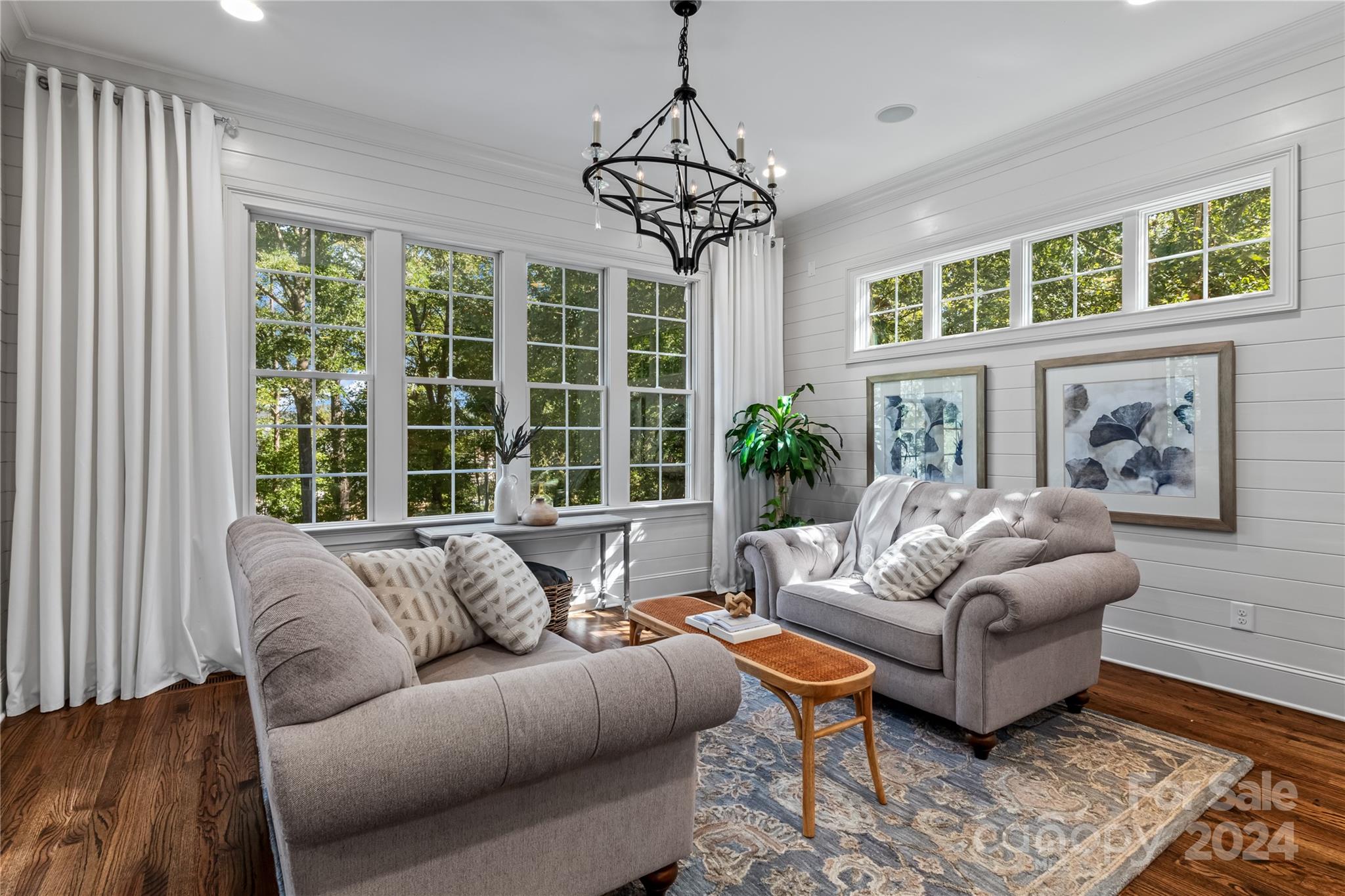 Victoria Lake - Residential