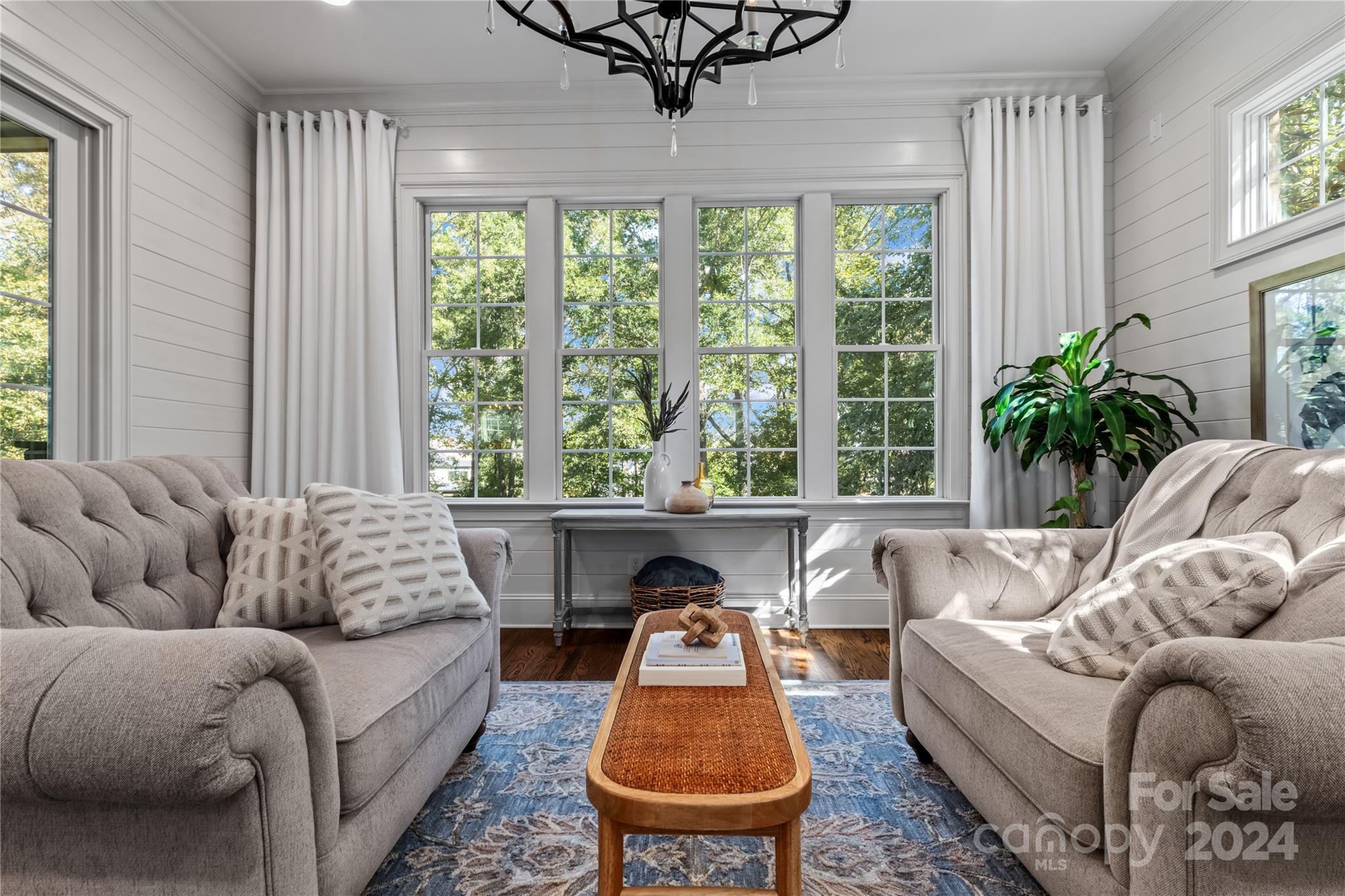 Victoria Lake - Residential