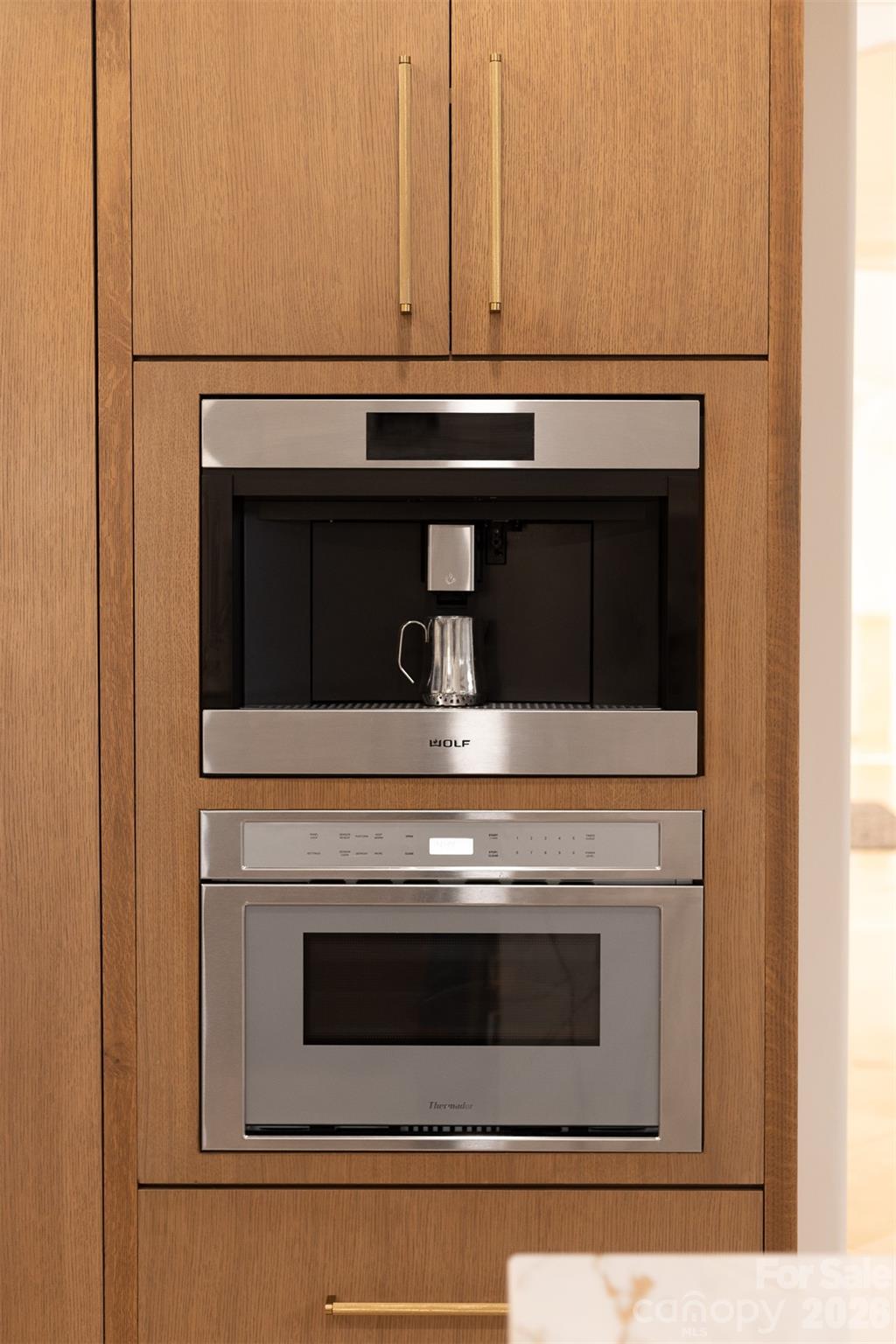 The Peninsula - Residential