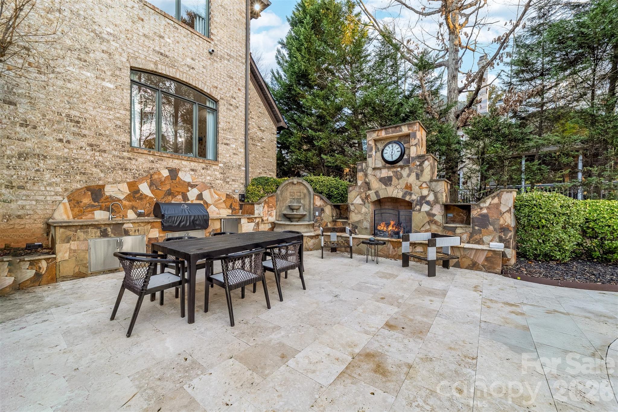 The Peninsula - Residential