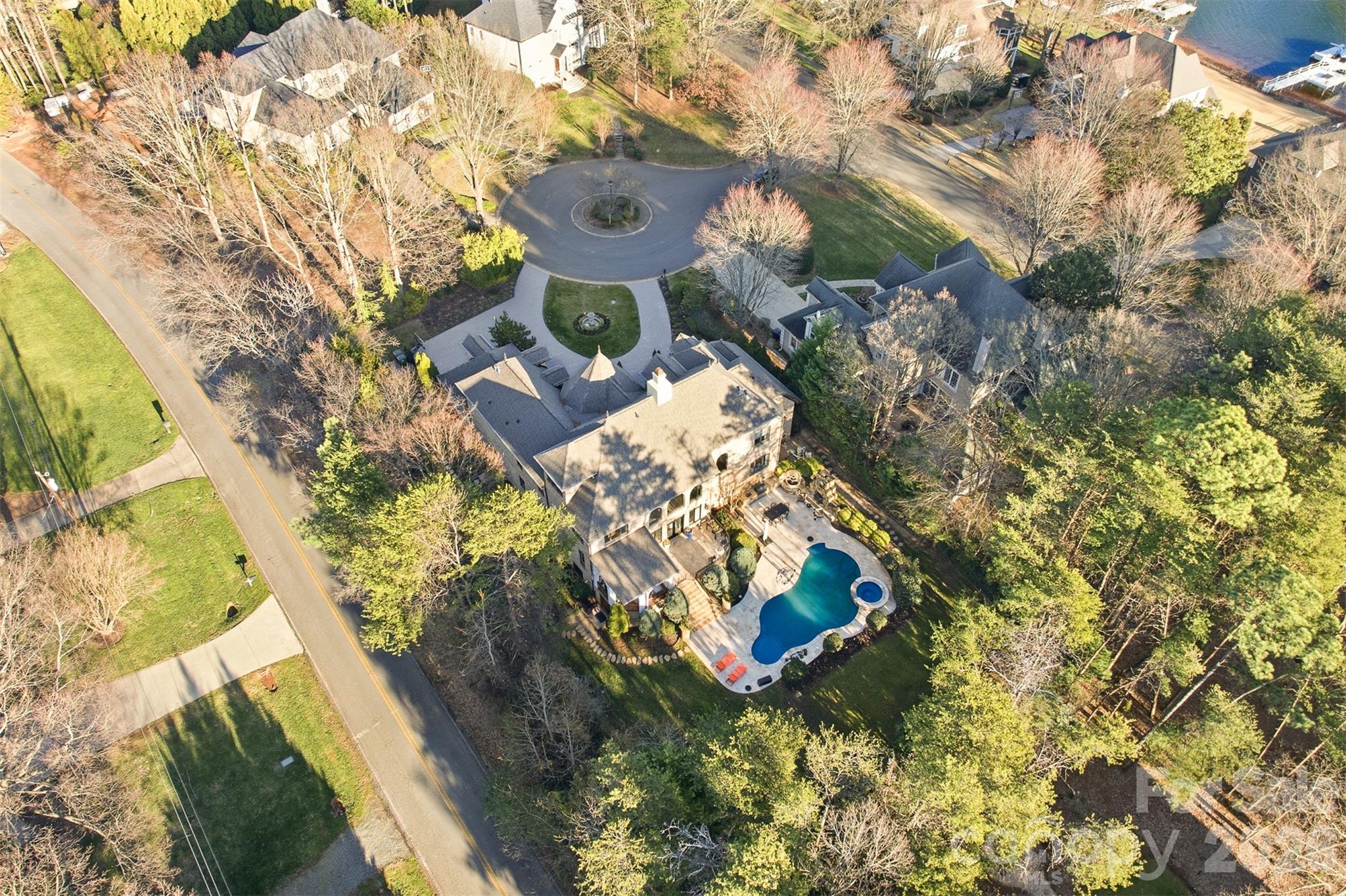 The Peninsula - Residential