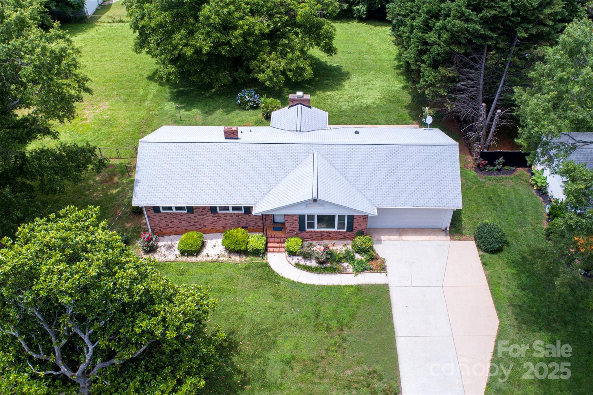 1216 Manchester Lane