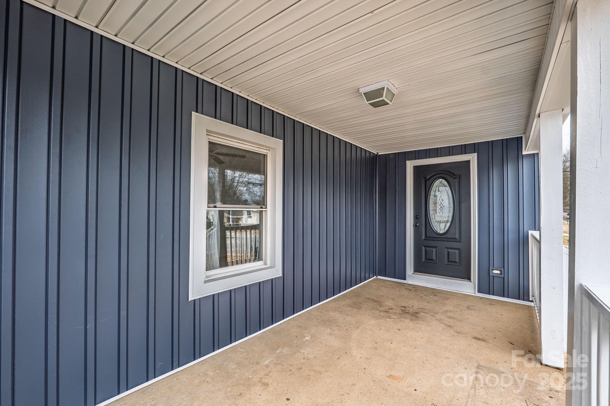 636 Central Drive NW