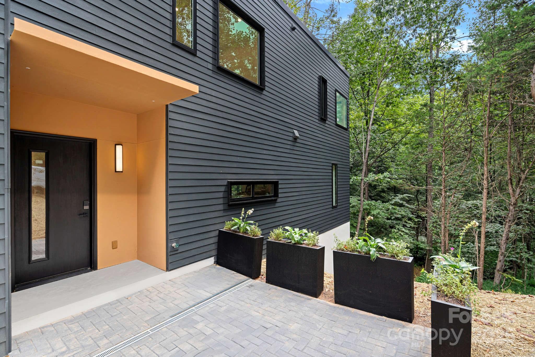 801 Autumnwood Lane