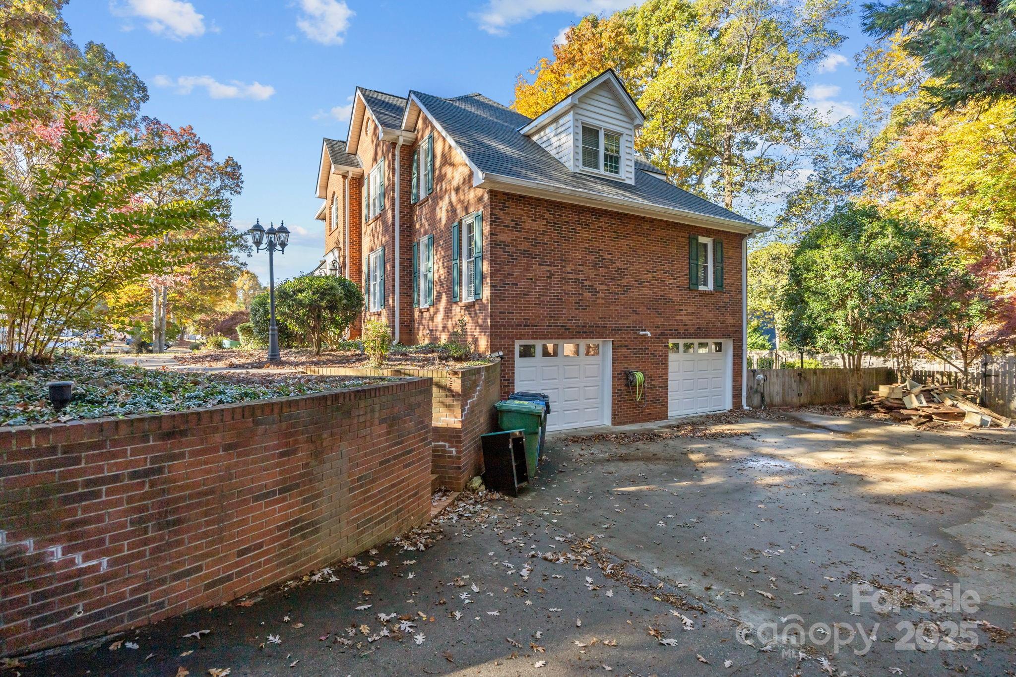 280 Birchridge Drive