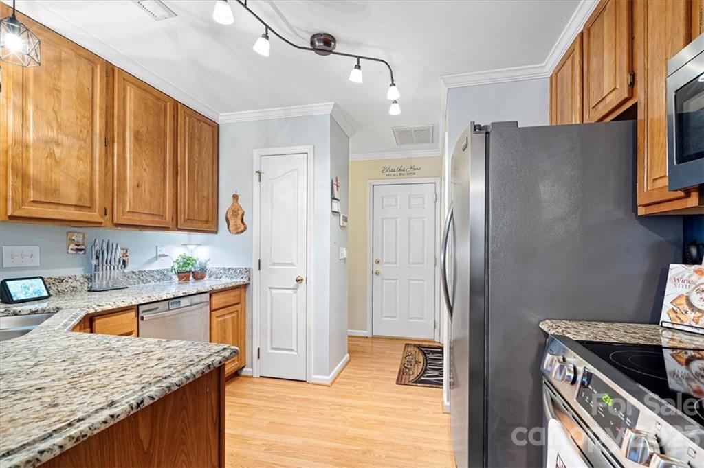 Davis Lake - Residential