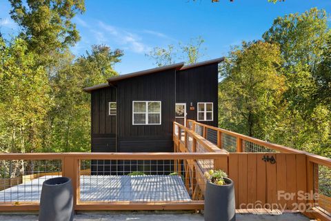 18 Crestwood Lane Candler NC 28715