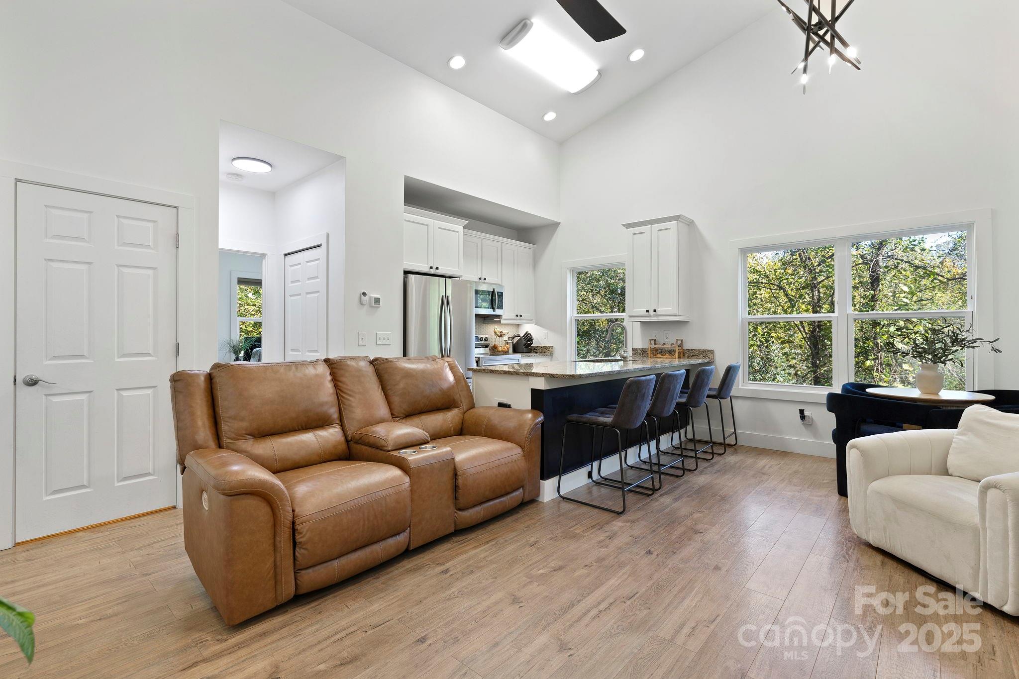 18 Crestwood Lane