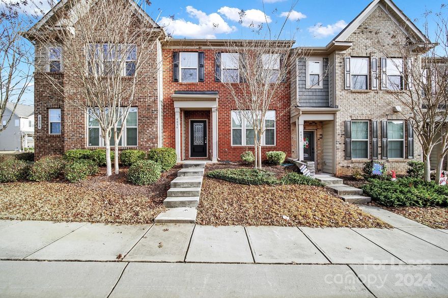 Come see this beautiful two story townhome in Indian Land. This home includes a one car detached garage immediately behind the home. Great location, minutes from dining, shopping, Highway 521, and more.