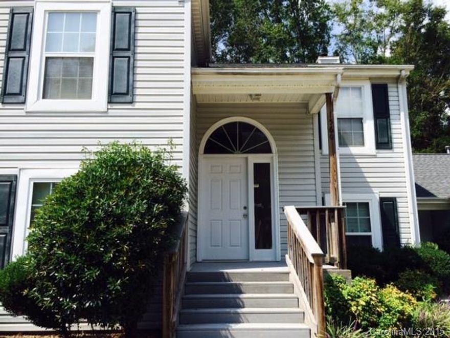 Why are your renting??  Buy this pretty and affordable townhouse and have loan payments lower than rent !  Located in the nice quiet Hunt Club townhouse community that is  convenient to I-77, all shopping, entertainment and restaurants.  So desirable that rarely does a unit become available in this complex.  2 Bedrooms and 2 baths, open concept, fireplace, screened-in porch and master with jetted tub.  All appliances will remain.