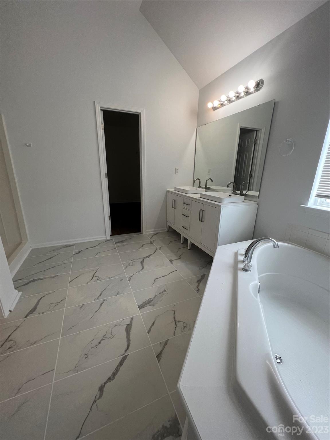 BROOKCHASE - Residential