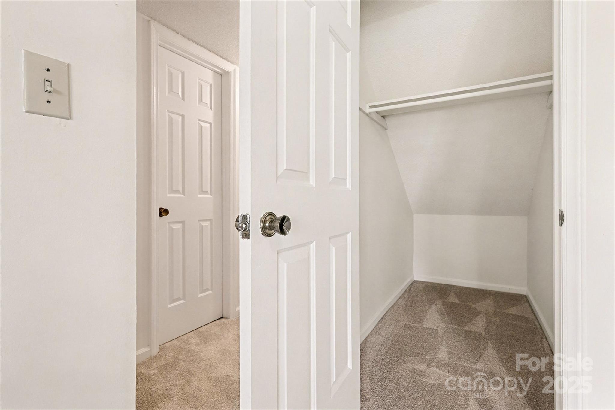 Hunt Club Villas - Residential