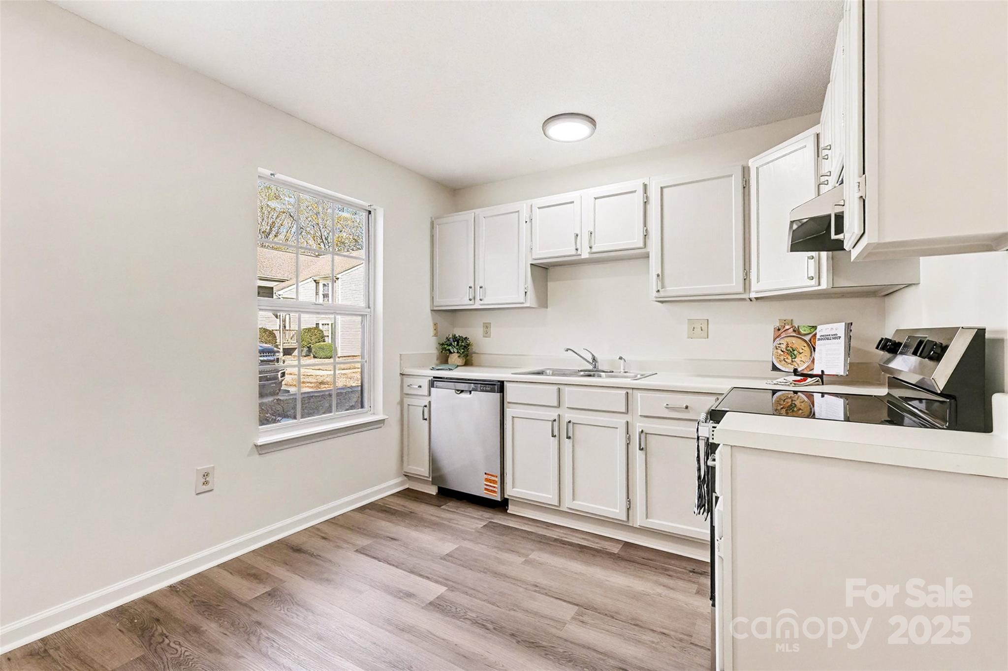 Hunt Club Villas - Residential