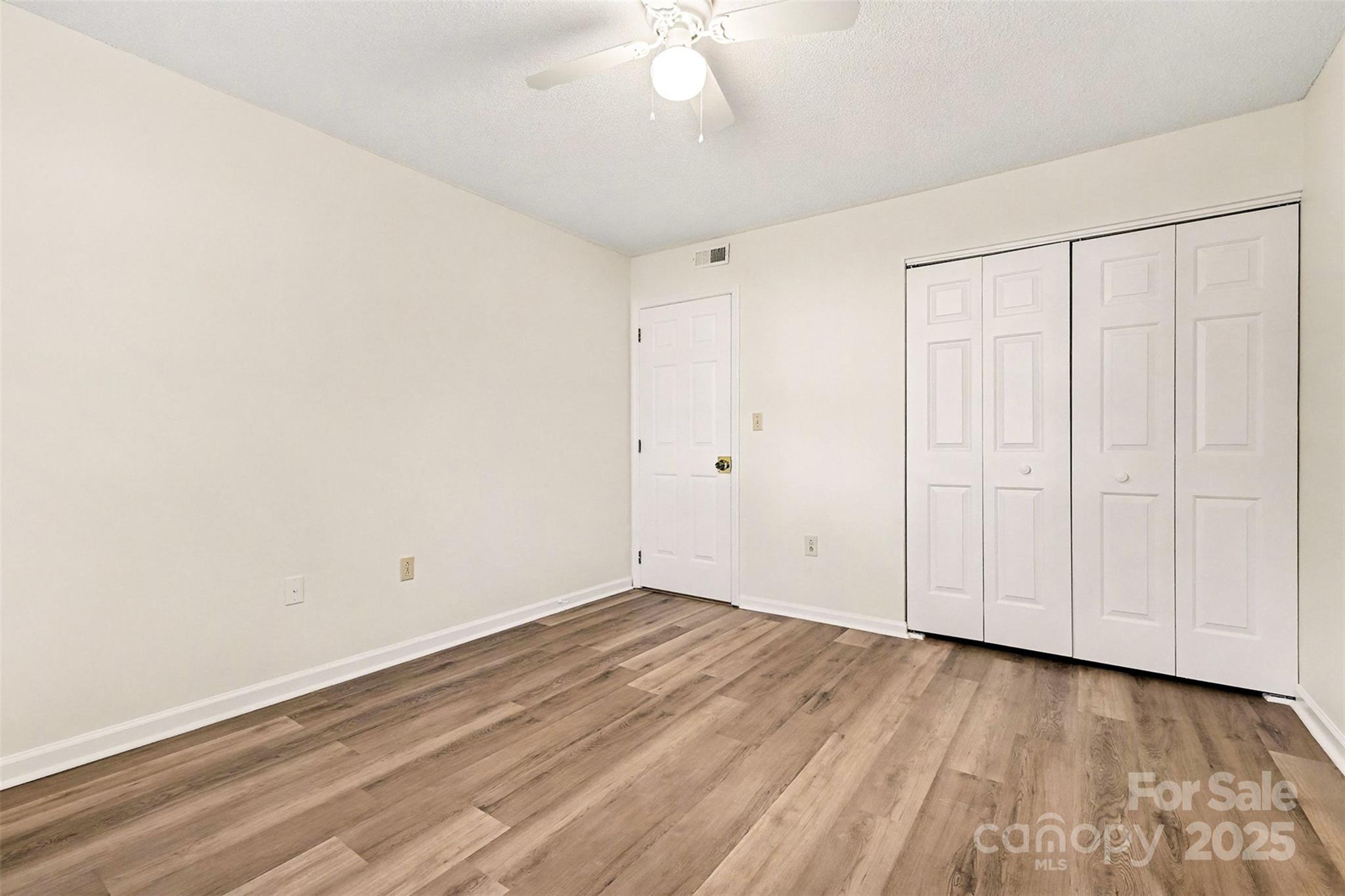 Hunt Club Villas - Residential