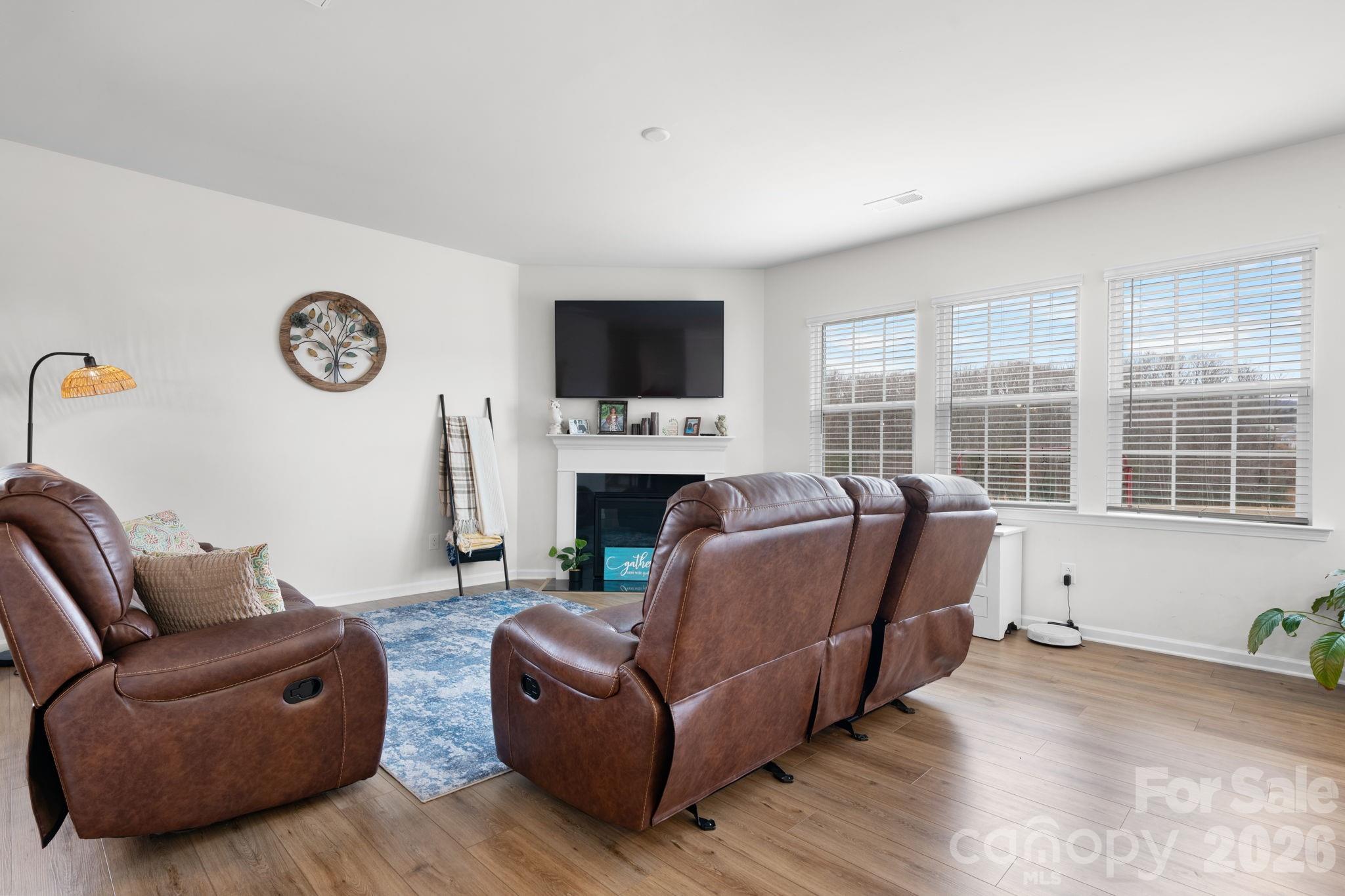 1908 Lowland Shade Court