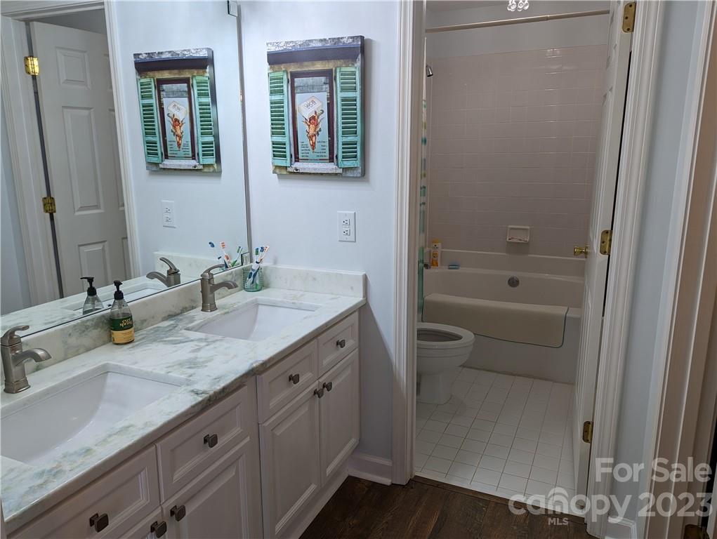 Spinnaker Point - Residential