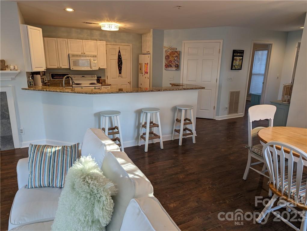 Spinnaker Point - Residential