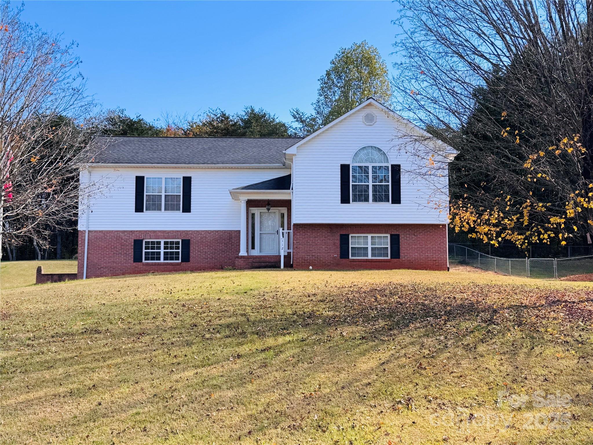 112 Meadowcreek Drive