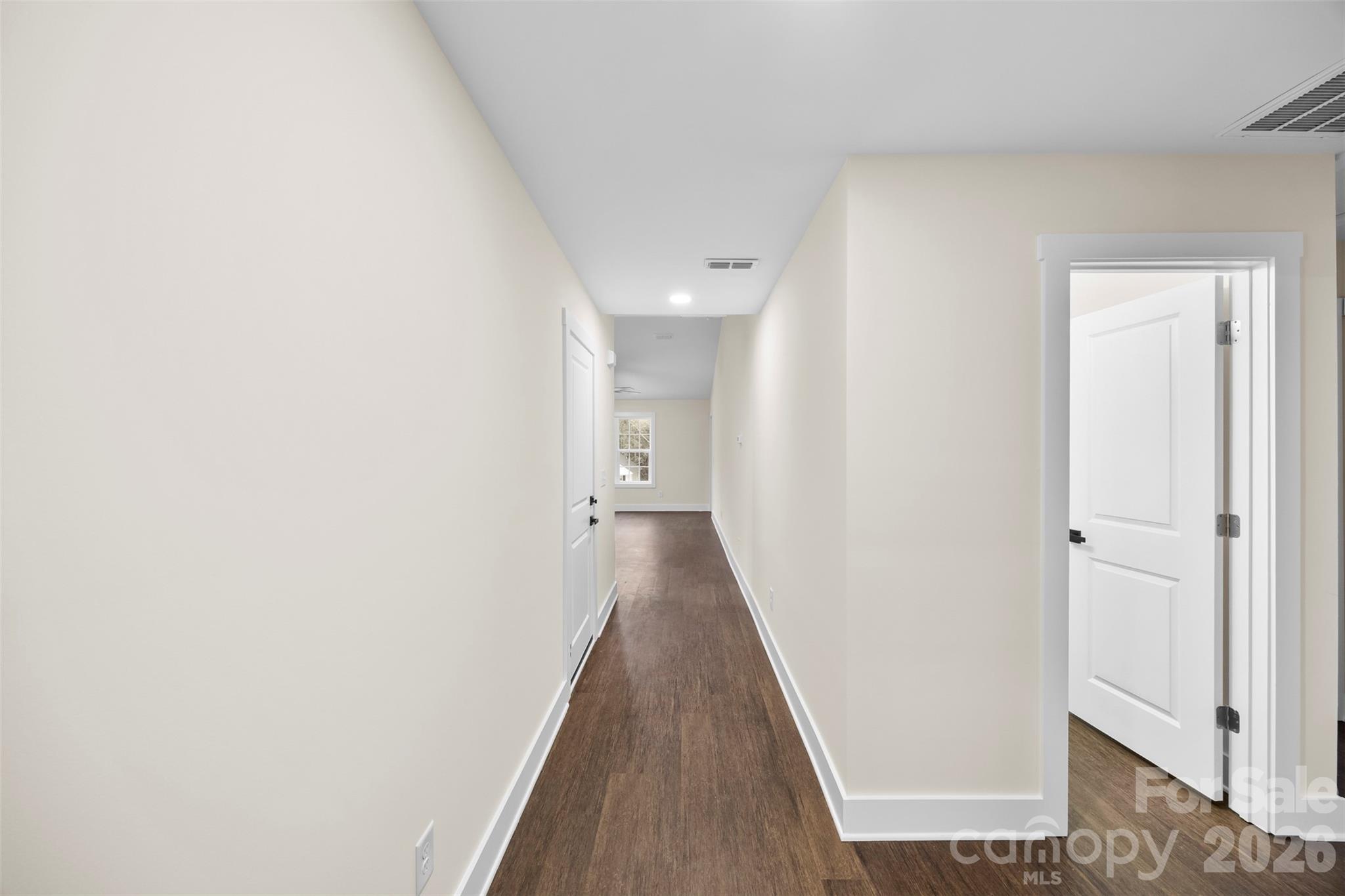 200 Knollwood Circle