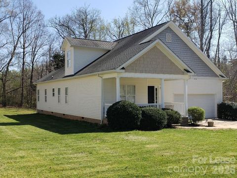 Photo of 626 Neal Drive, Charlotte, NC 28213 (MLS # 4385033)
