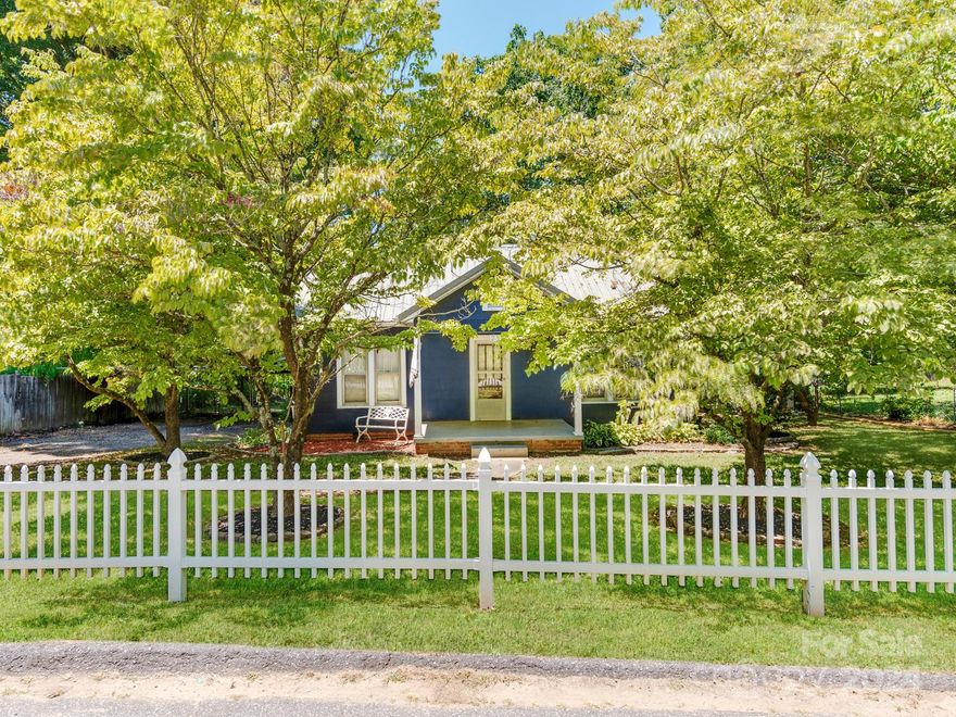Nestled in the charming town of Hickory, NC, this delightful 2-bedroom, 1-bath bungalow effortlessly blends cozy comfort with functional living. The home's inviting interior features a spacious living area, perfect for relaxation and entertaining. Each bedroom is filled with natural light, offering a serene retreat for residents. The well-appointed bathroom boasts modern fixtures and a soothing ambiance. A standout feature of this property is the basement workshop, ideal for those in need of extra storage space. Surrounded by a picturesque landscape, this bungalow promises a harmonious blend of tranquility and practicality, making it a perfect place to call home.