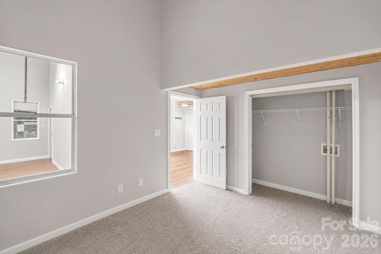 201 S Hoskins Road 316