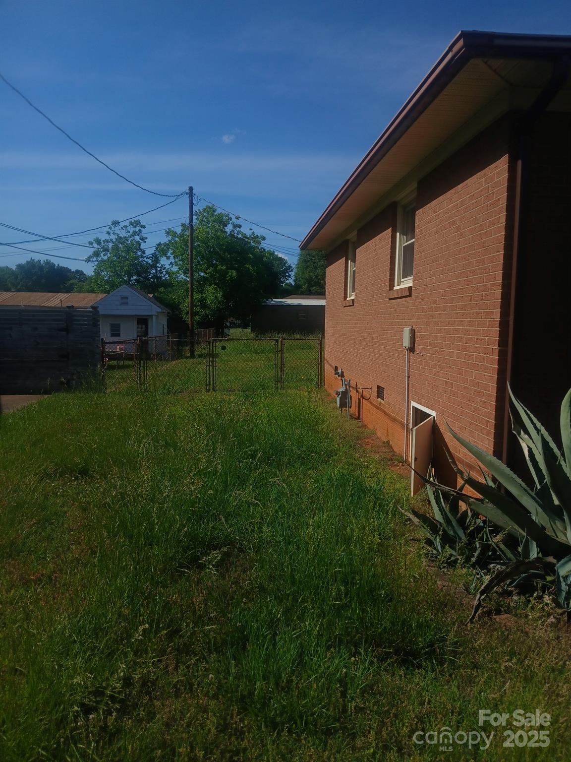 2815 Highland Drive