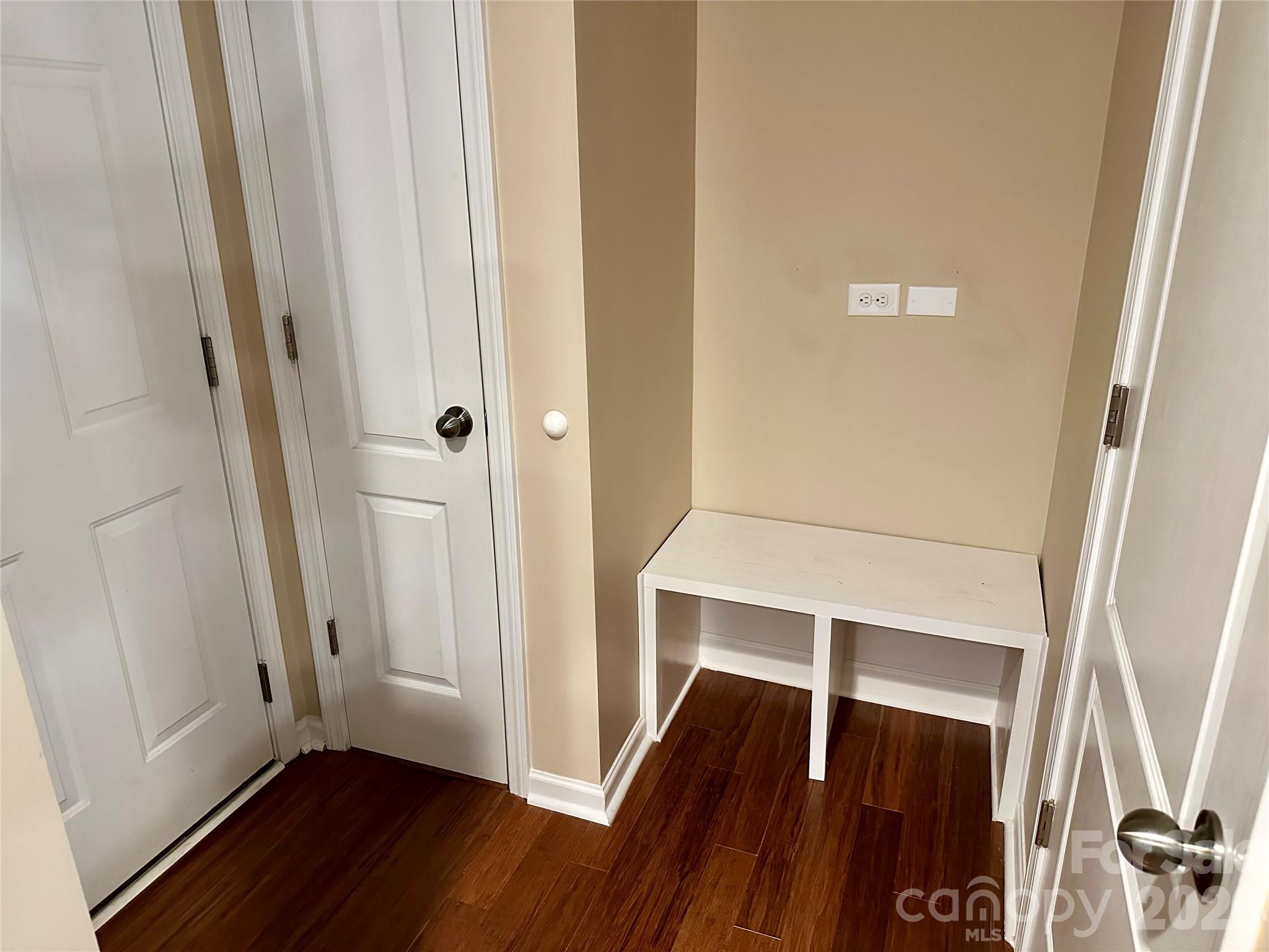 Creekshire Village - Residential