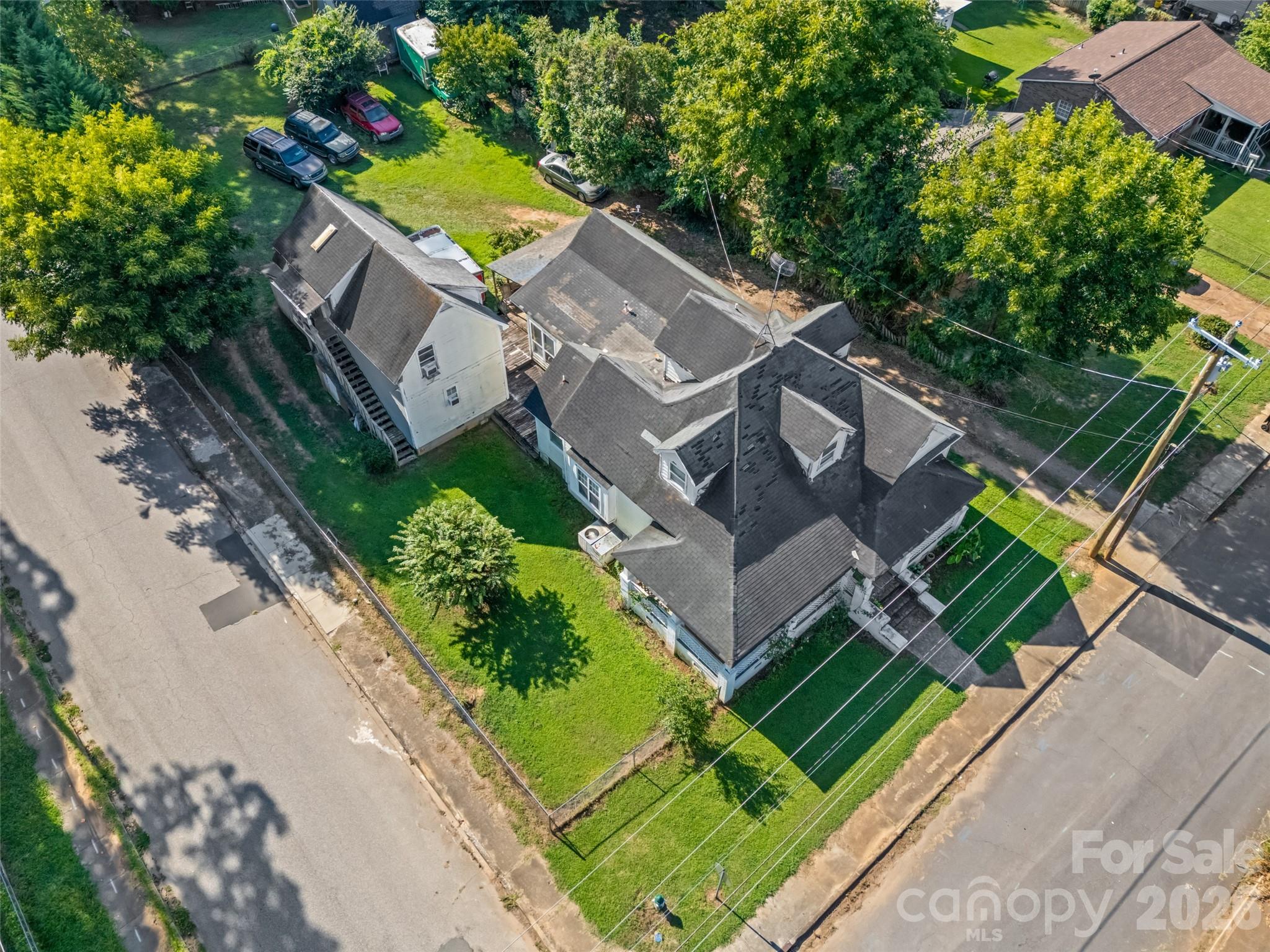 548 Hutchinson Street