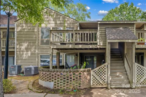 1604 Sharon Road W Charlotte NC 28210