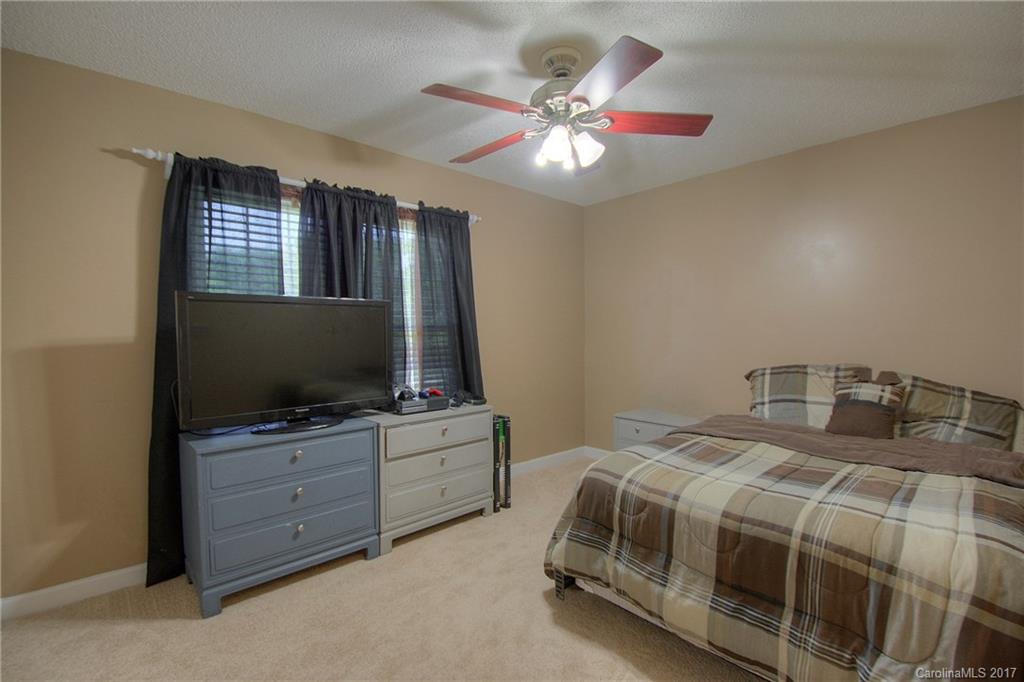 Colonial Oaks - Residential