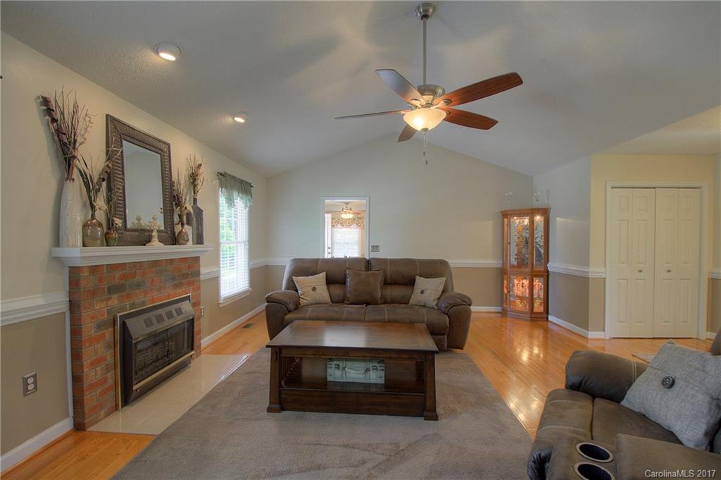 Colonial Oaks - Residential