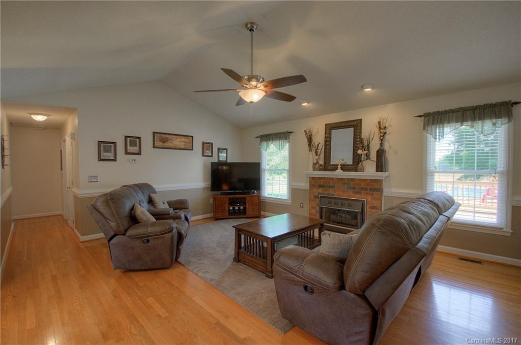 Colonial Oaks - Residential