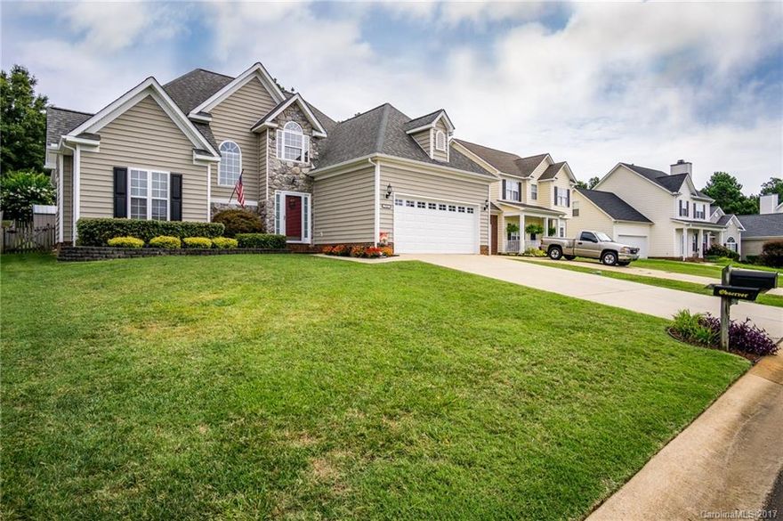 This is an immaculately kept home in Regent Park, tons of upgrades,9ft ceilings on first floor. Corian countertops,  Newer SS appliances, Master down, 4yr old HVAC, newer roof (2011), Oak floors, berber carpet,Fireplace, crown molding in master,dining,living and foyer. This home is completely move in ready, the owner kept this home in tip-top condition. This home is close to I-77 and convenient to everywhere you want to go. This is one you need to see to believe.