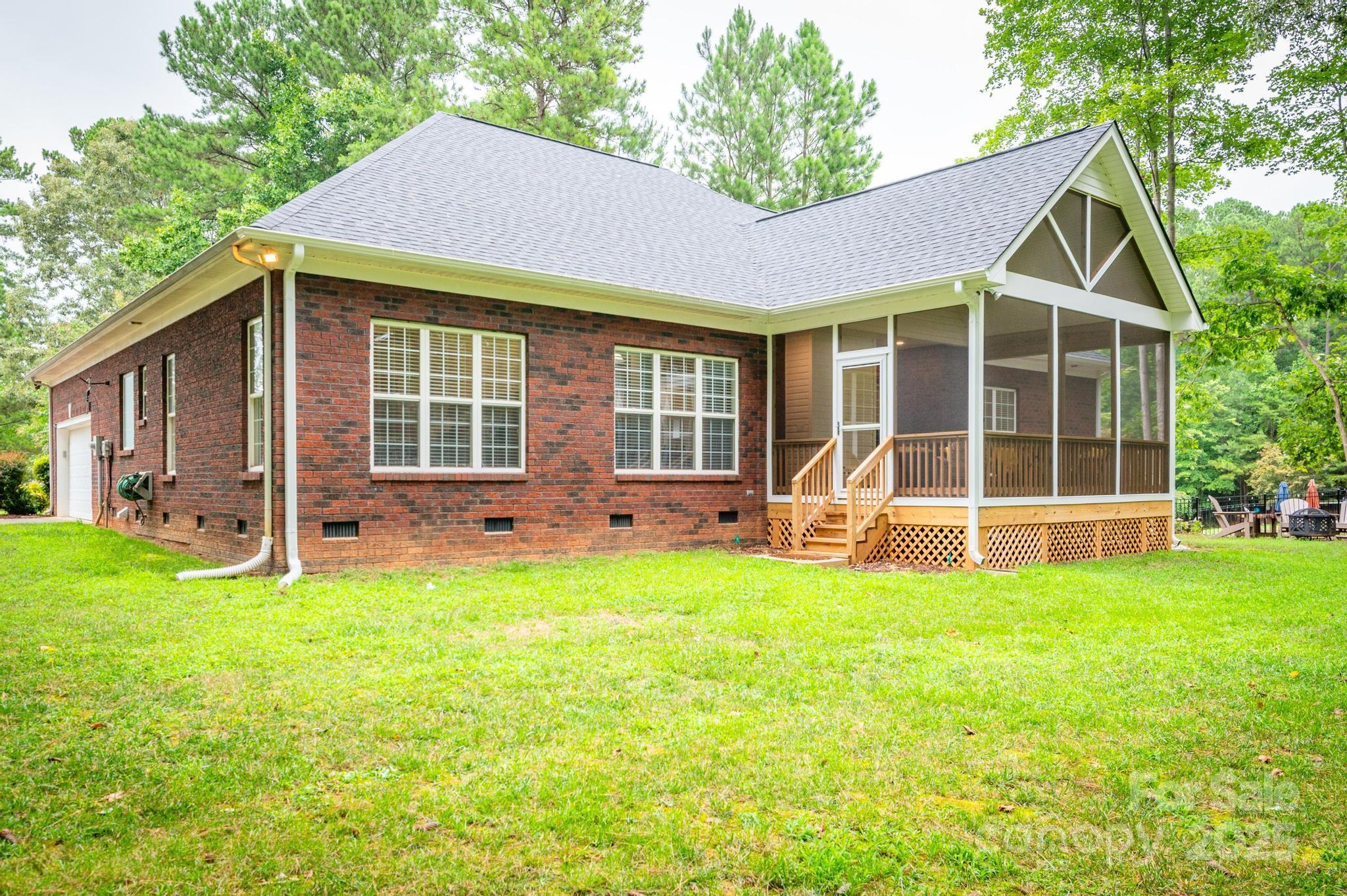 2518 Wellesbourne Lane