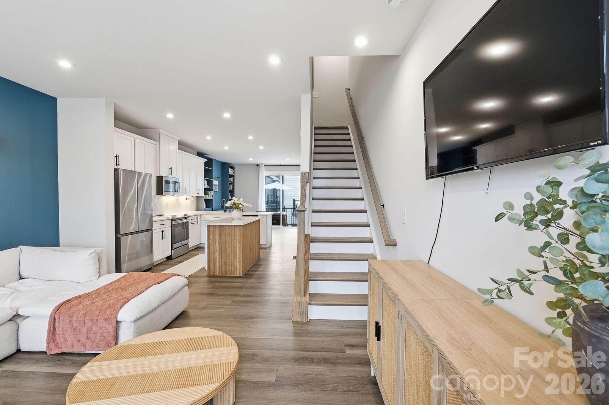 1063 Simcoe Lane