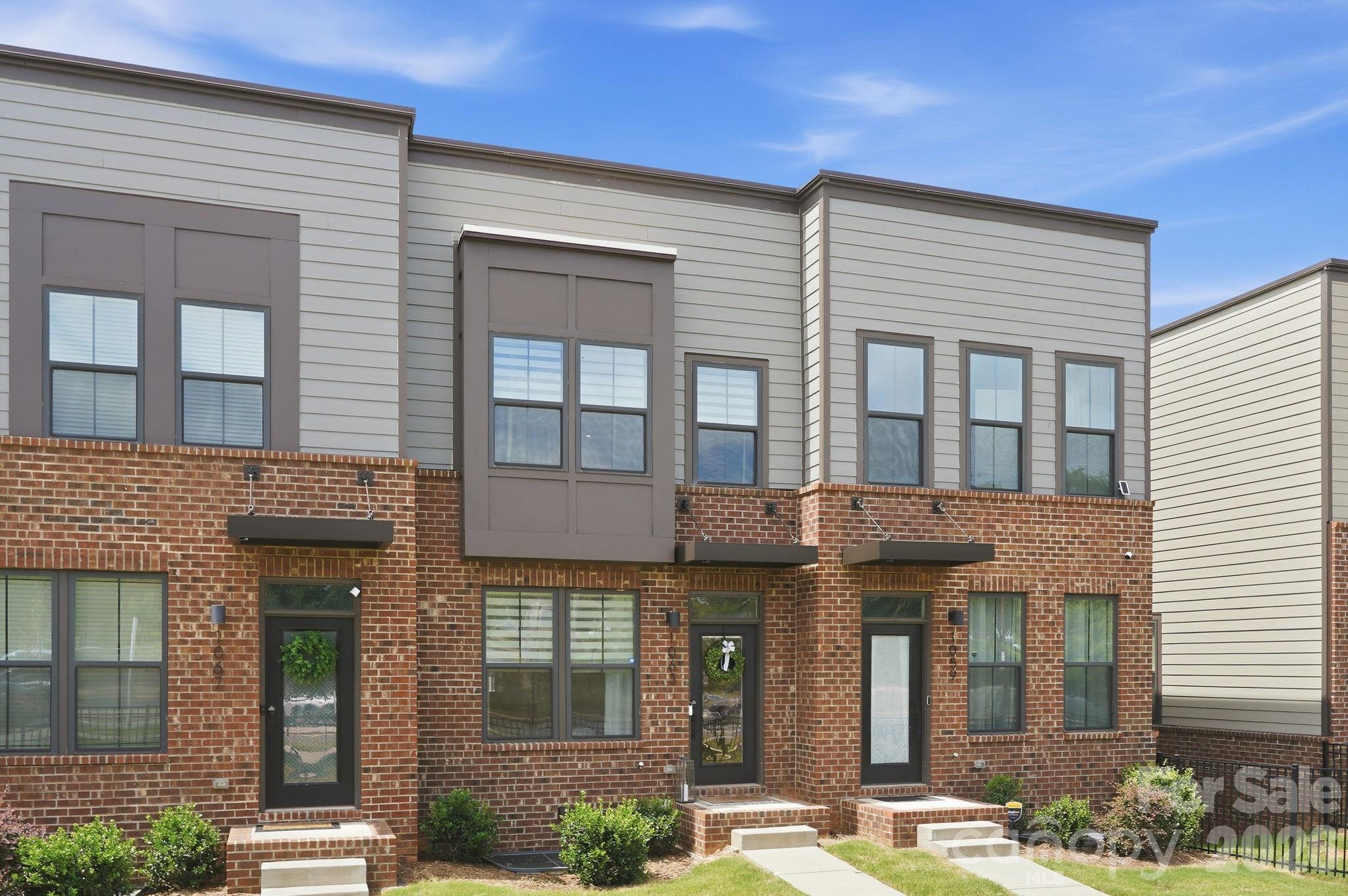 1063 Simcoe Lane