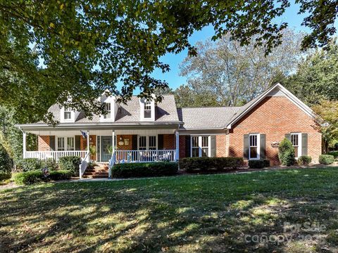 Photo of 8320 Camelot Drive, Harrisburg, NC 28075 (MLS # 4311575)