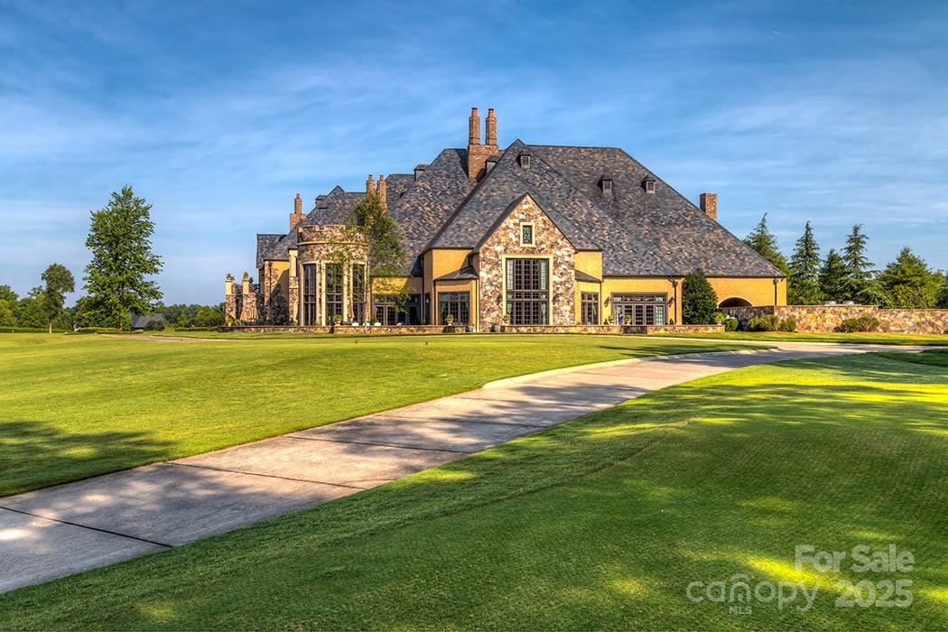 102 Montrose Drive