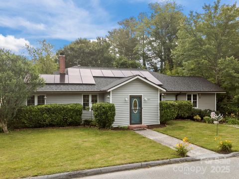 1614 Ridgewood Boulevard Hendersonville NC 28791