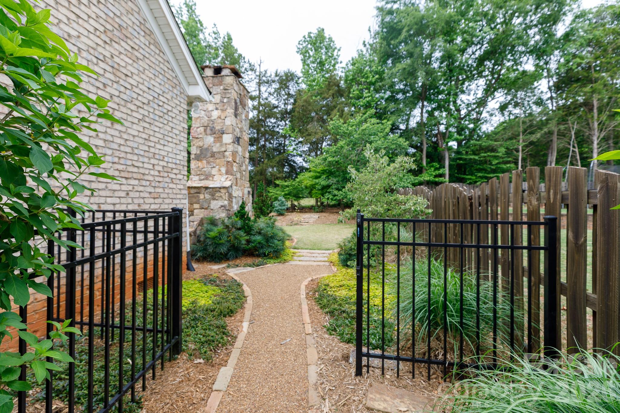 Shelly Woods - Residential