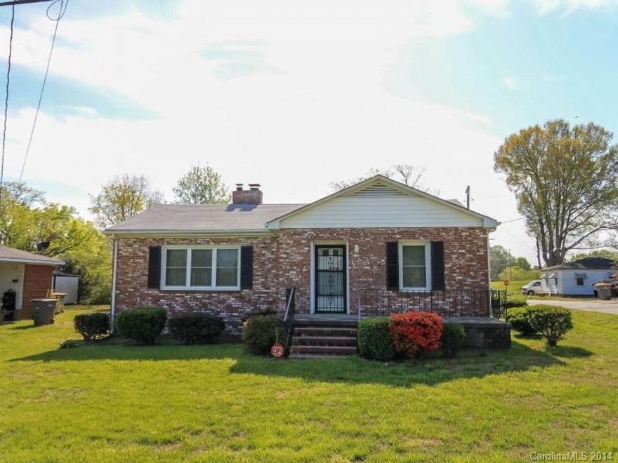 Priced to Sell Ranch Home in Great Location! Minutes to I-85, shopping and dining. All brick home! Hardwood Floors. Spacious living room with fireplace. Dining room is open to the kitchen. Home also has nice den with access to the garage. Large master bedroom with private bath! Great size secondary bedrooms. Home features a two car garage and landscaped yard! Make this home yours today!