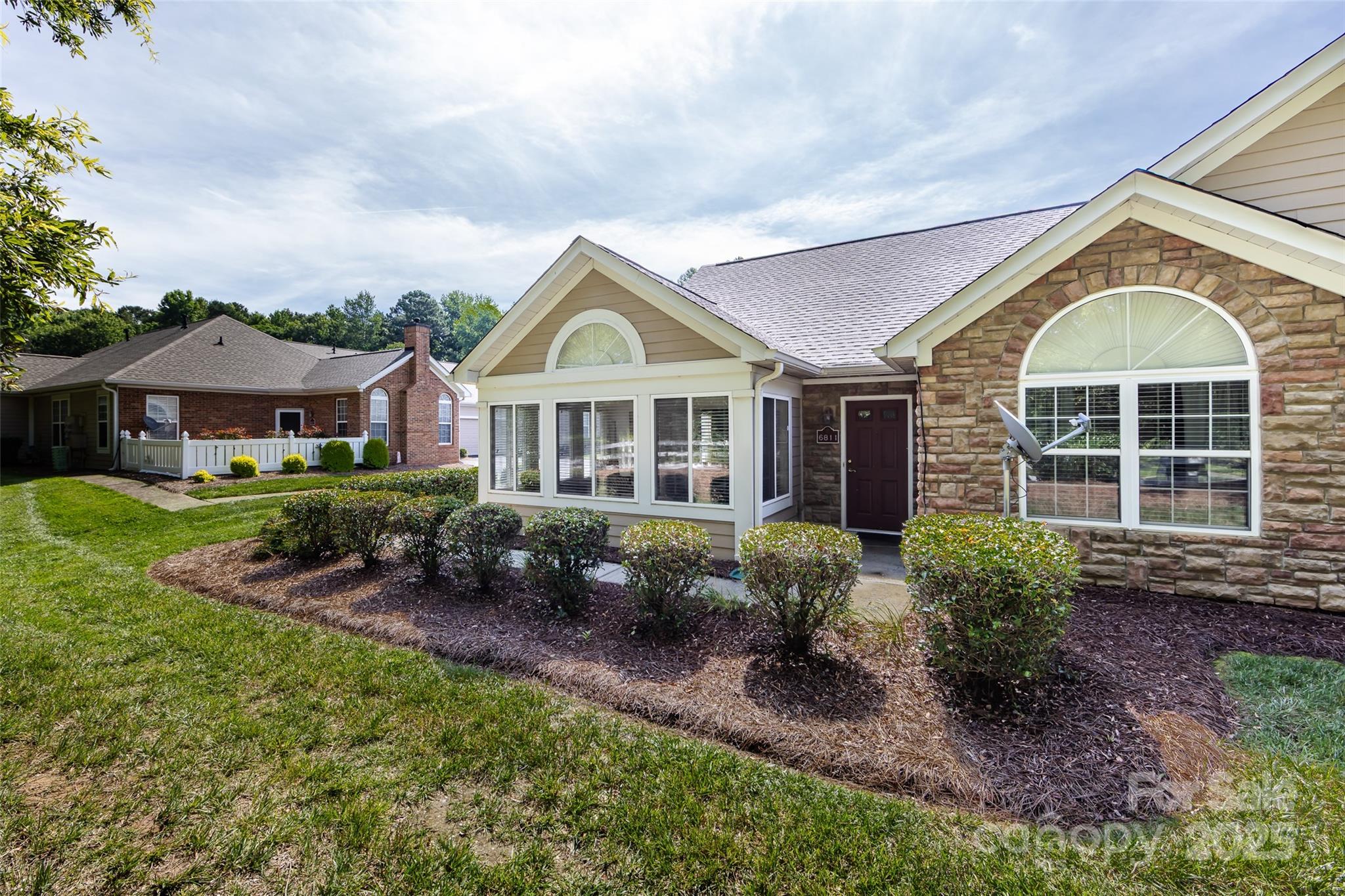 6811 Ledgestone Place