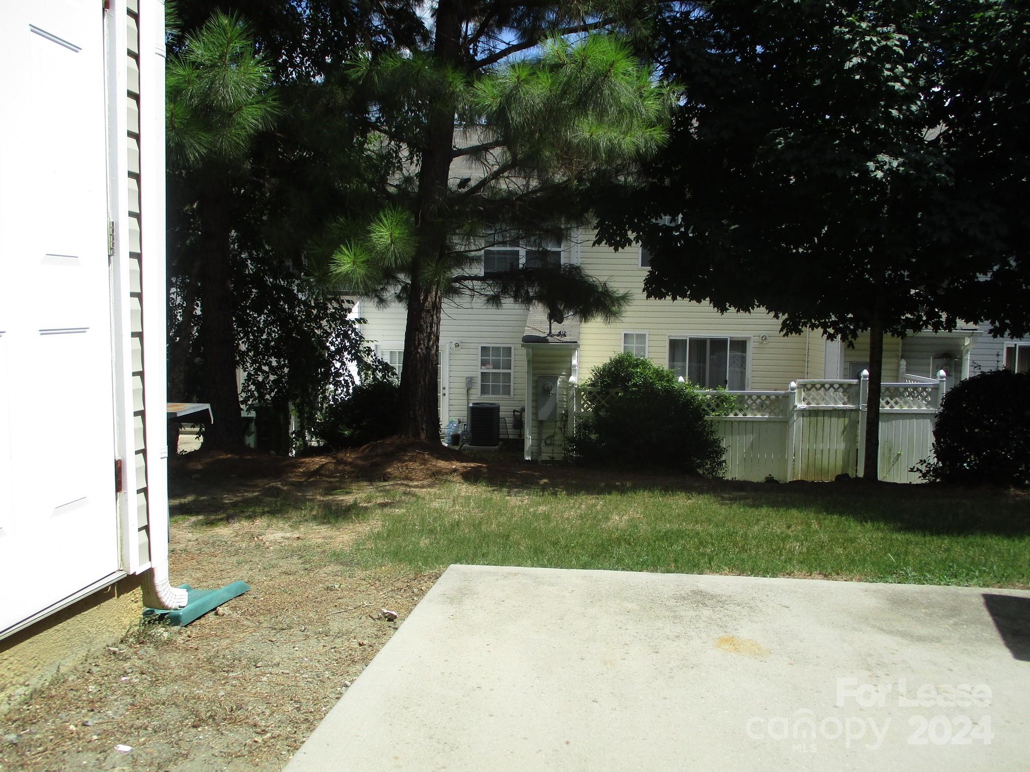 Lexington Commons - Residential Lease