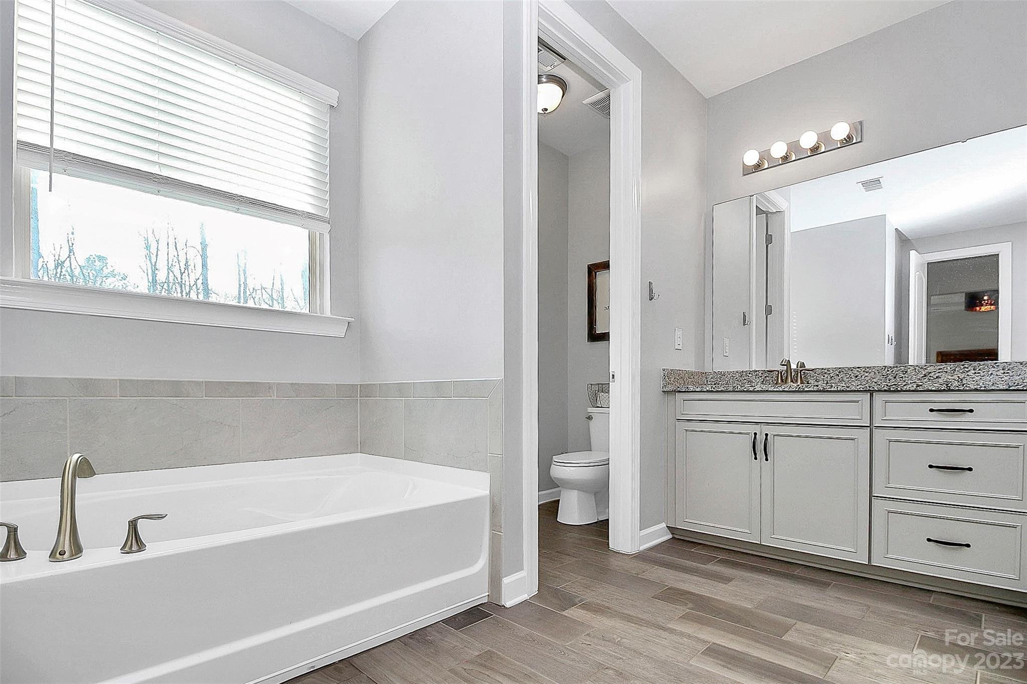 Lake Crest - Residential