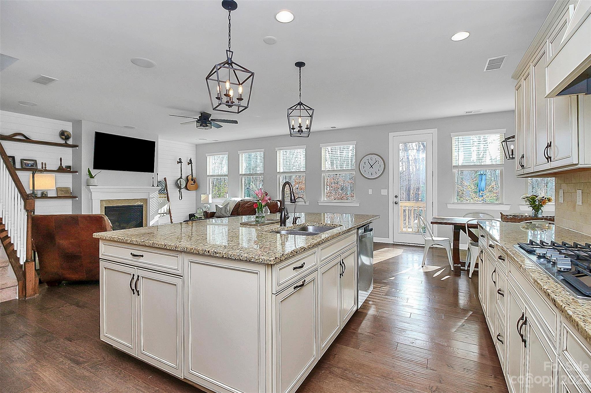 Lake Crest - Residential