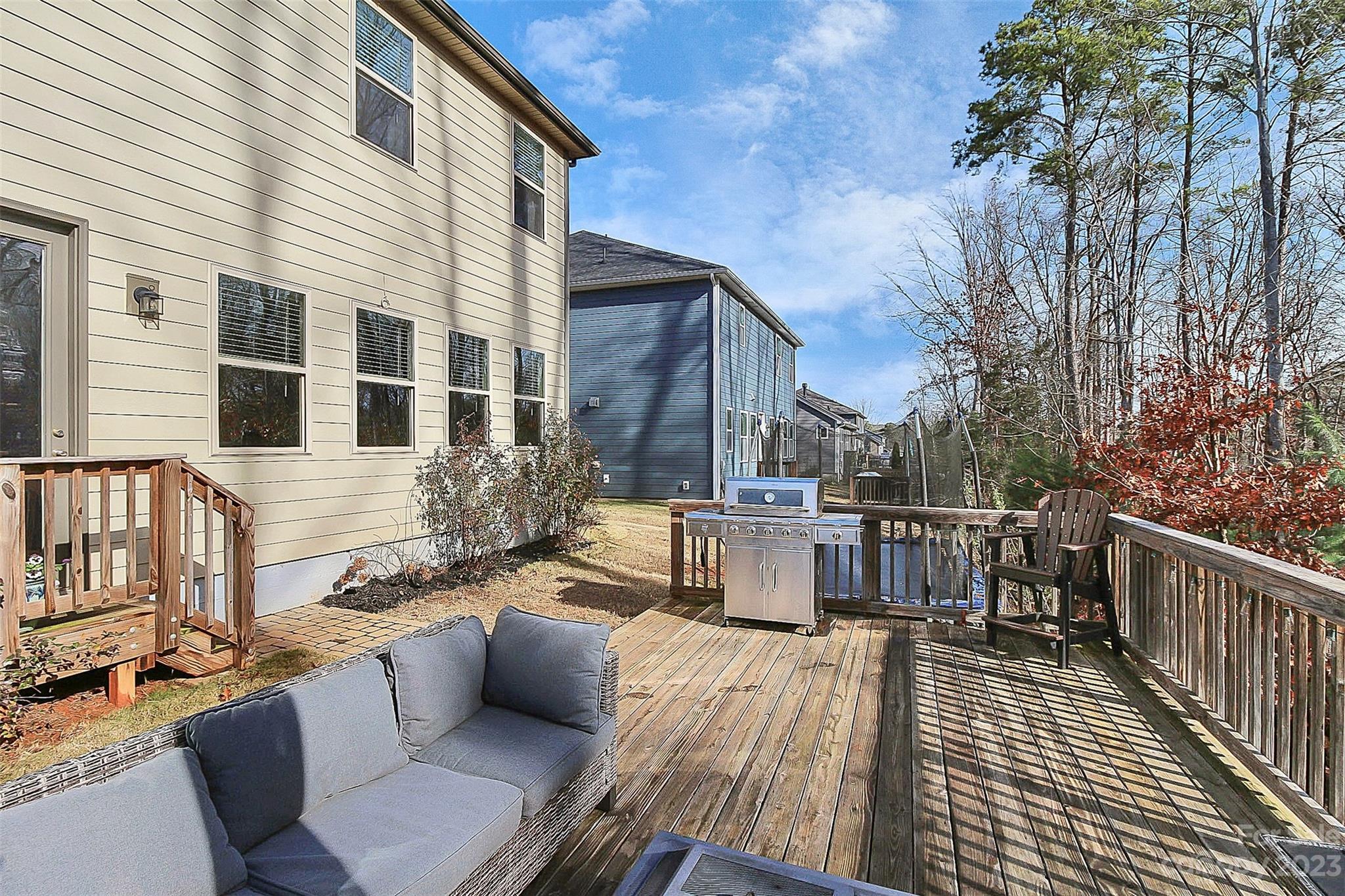 Lake Crest - Residential