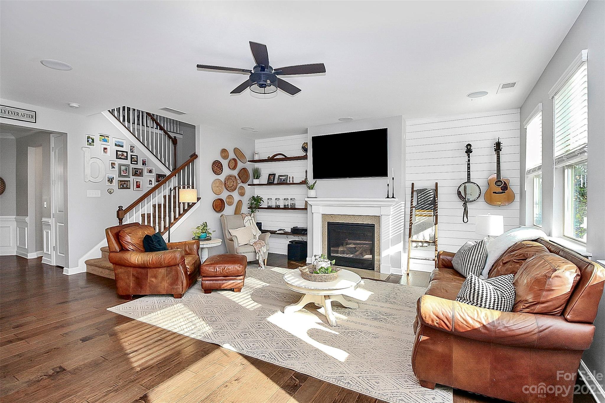 Lake Crest - Residential