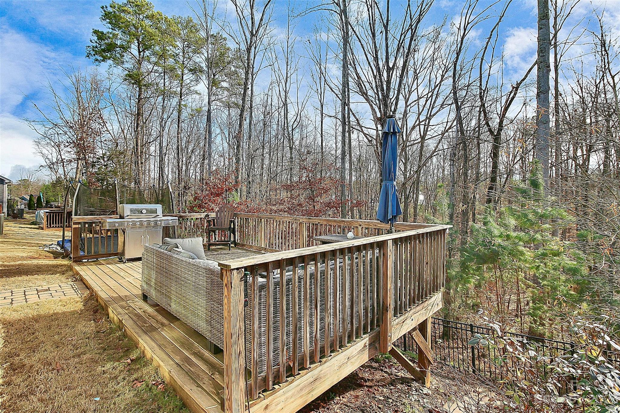 Lake Crest - Residential