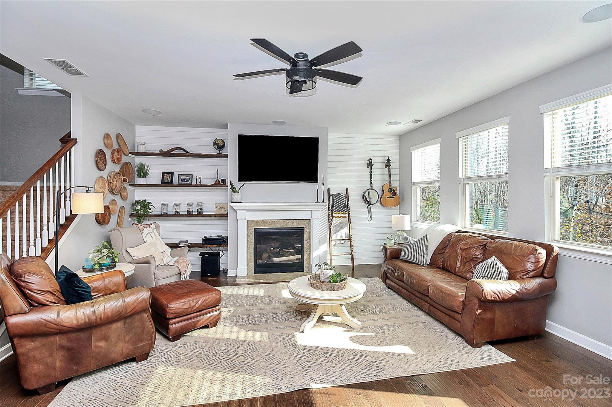 Lake Crest - Residential